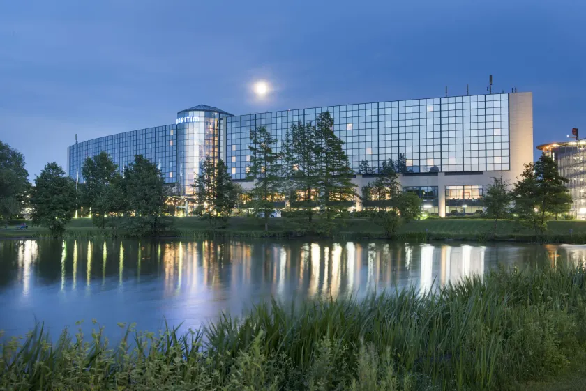 Maritim Airport Hotel Hannover - Image 1