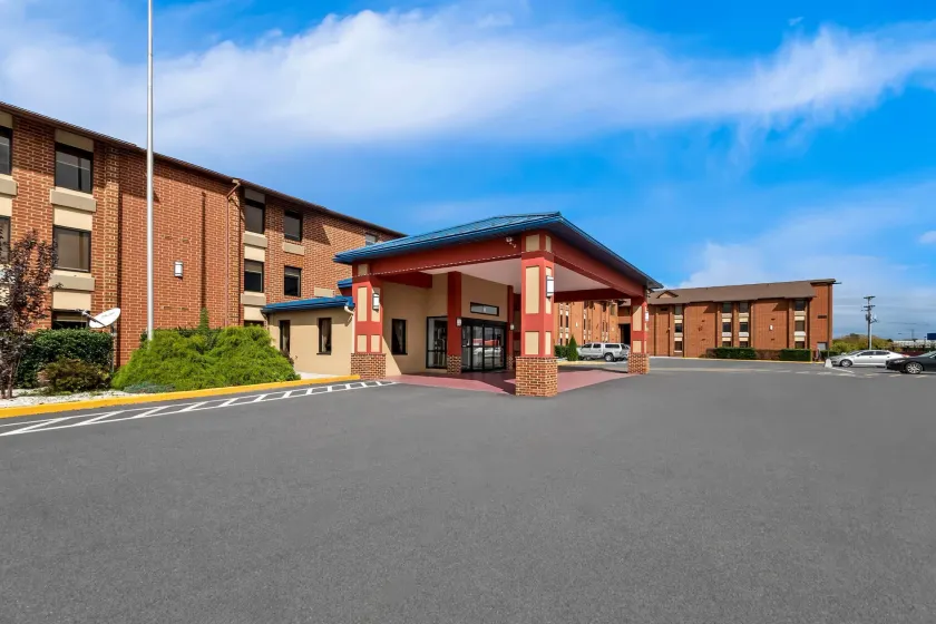 Travelodge by Wyndham Winchester - Image 1