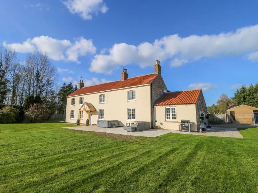Tuft House - Image 1