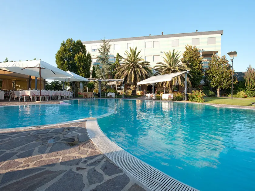Hotel Ristorante Dragonara - Image 1