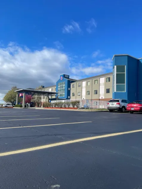 Motel 6-Caseyville, IL - Caseyville Il - Image 1