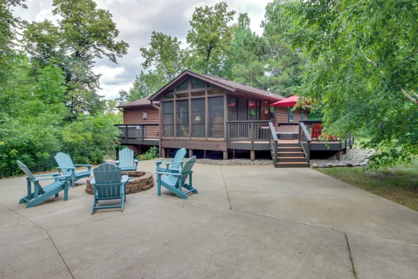 Beautiful Breezy Point Home w/ Beach & Dock! - Innenbereich