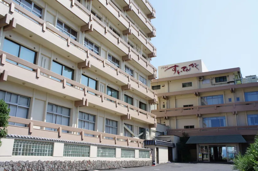 Ryokan Yukeikohan Suitenkaku - Image 1