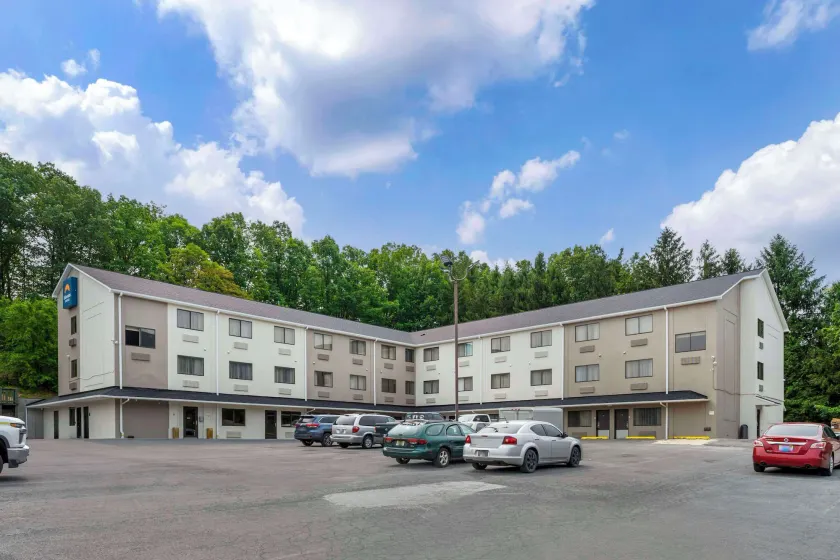 Rodeway Inn La Vale-Cumberland - Image 1