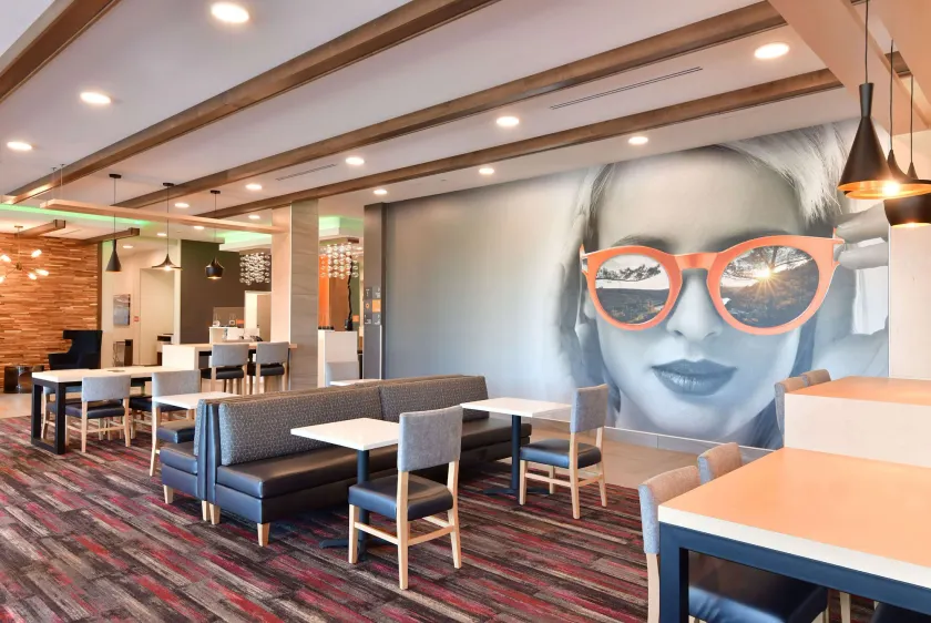 La Quinta Inn & Suites by Wyndham Wisconsin Dells- Lake Delton - Hall