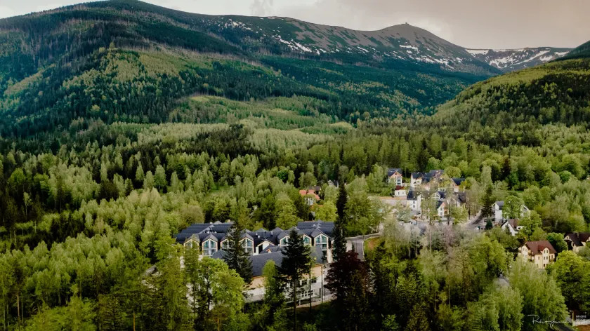 Green Mountain 5* Hotel - Image 1