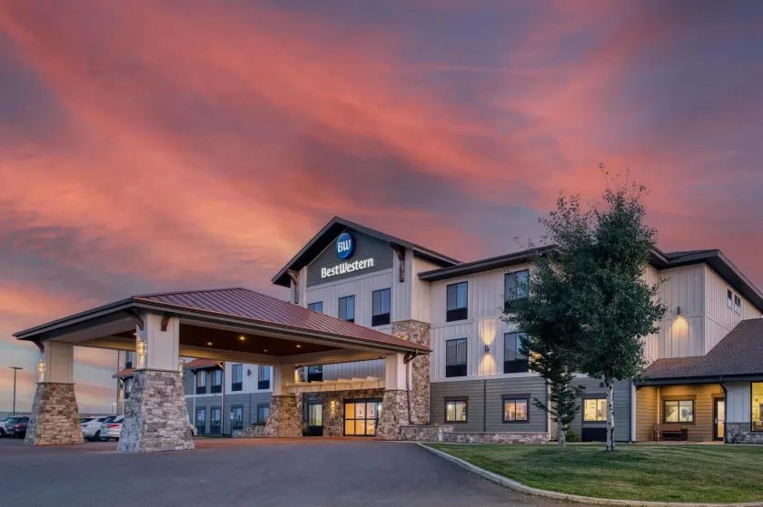 Best Western Shelby Inn & Suites - Image 1