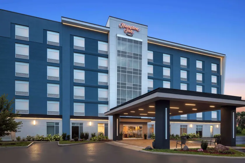Hampton Inn by Hilton Kingston - Image 1