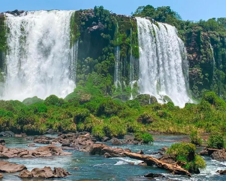 Itaipu Hotel - Image 1