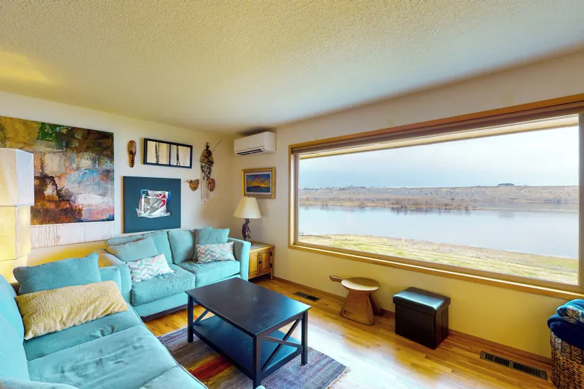 Waterfront Gem w/ Furnished Patio! Columbia Vista - Image 1
