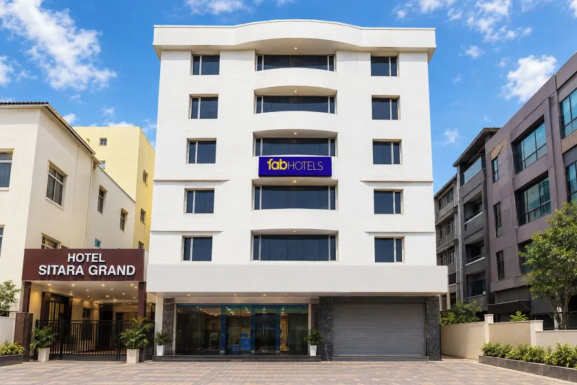 FabHotel Sitara Grand-Lakdikapul Metro Station - Image 1