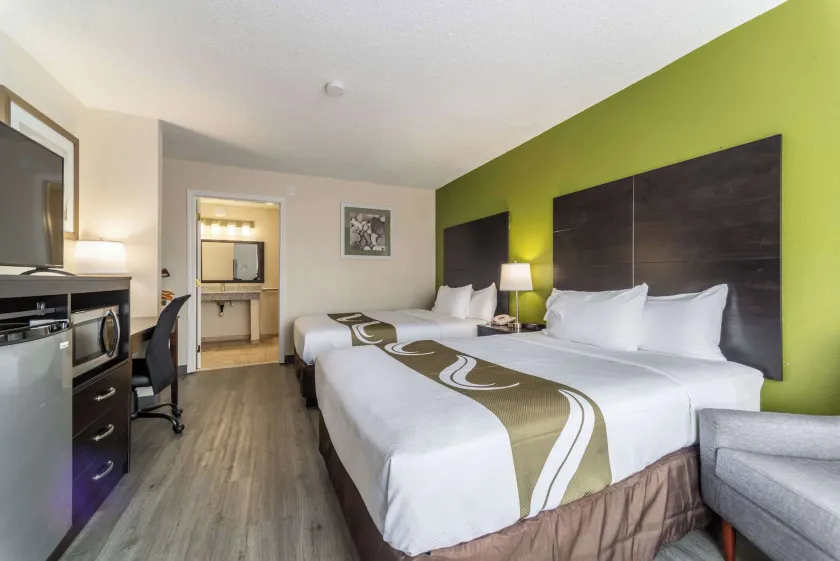 Quality Inn & Suites Vandalia near I-70 and Hwy 51 - Image 1