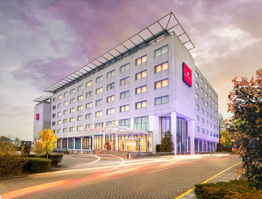 Dorint Airport-Hotel Amsterdam - Image 1