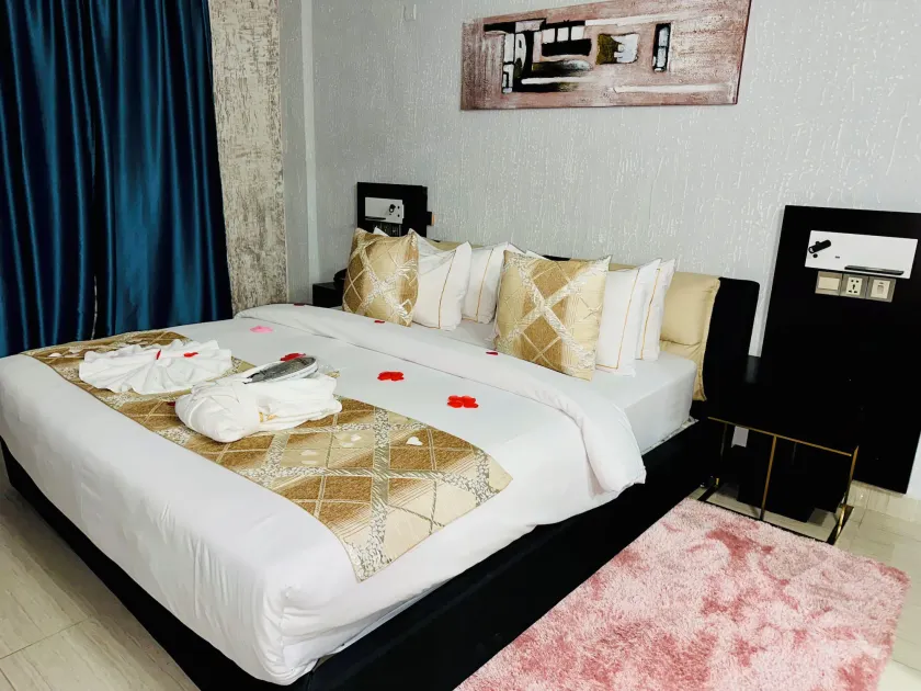 FOPROLUX PALACE hôtel - Image 1