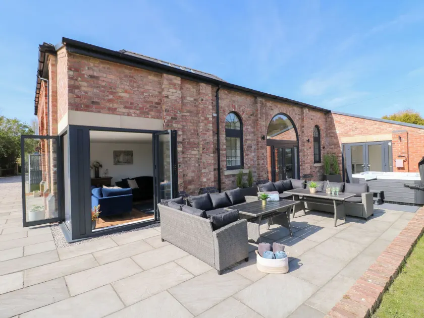The Old Pump House - Image 1
