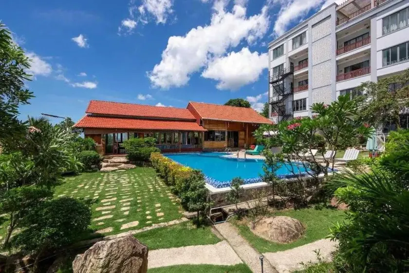 Palette Casa De Sol Beach Resort - Image 1