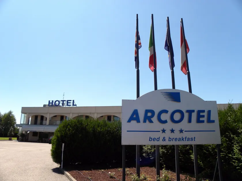 Arcotel - Image 1