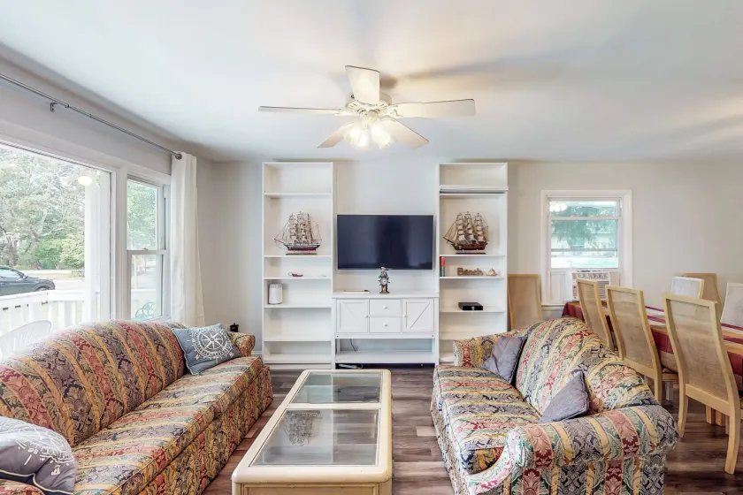 Steps to Chesapeake Bay! 'Callaway Drive Retreat' - Image 1