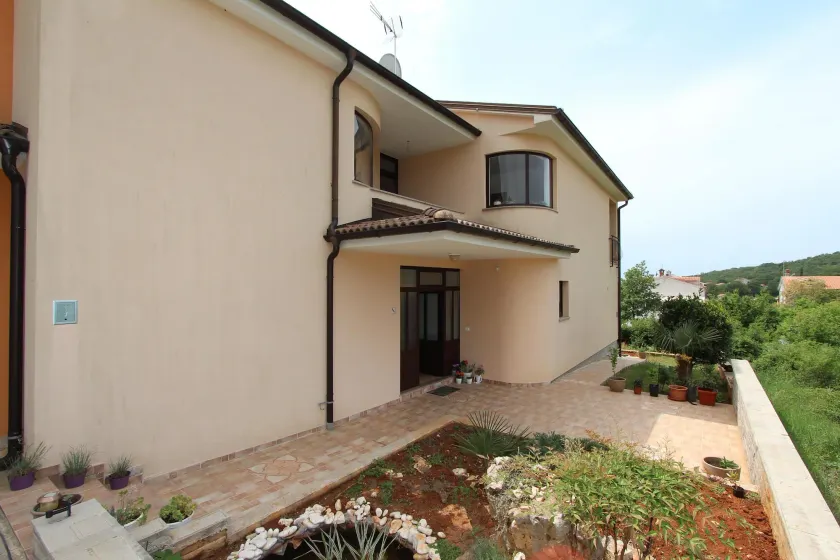 Apartment Dado - Image 1