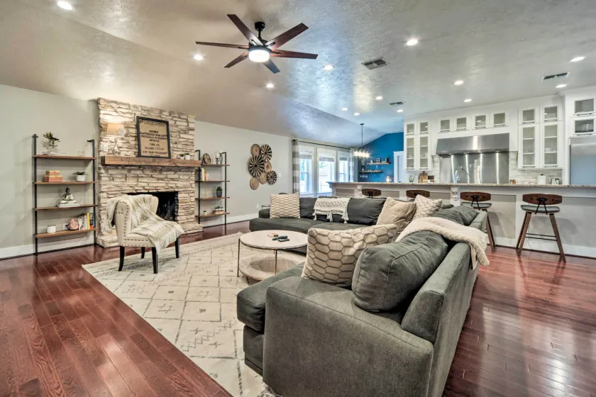 Buda Home w/ Deck & Fire Pit - 15 Mi to Austin! - Interiør