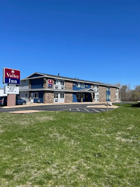 Valley Inn Shakopee - Image 1