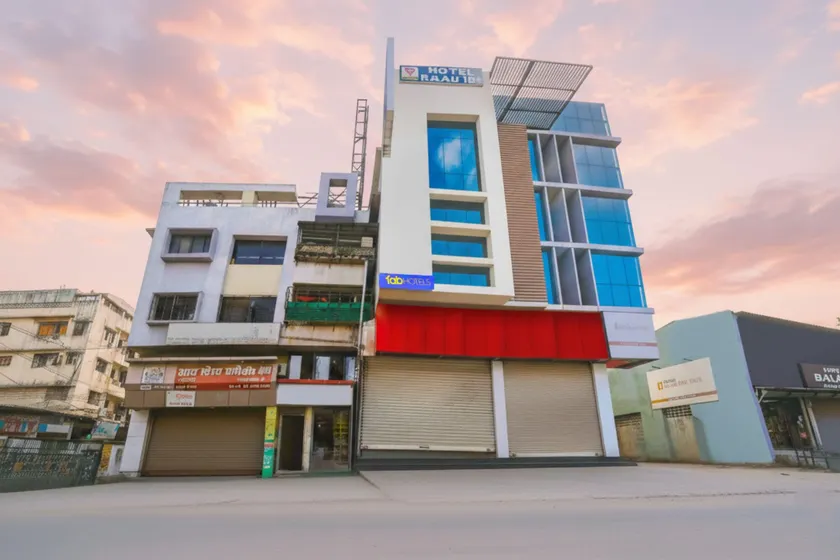 Fabhotel Balaji Inn - Image 1