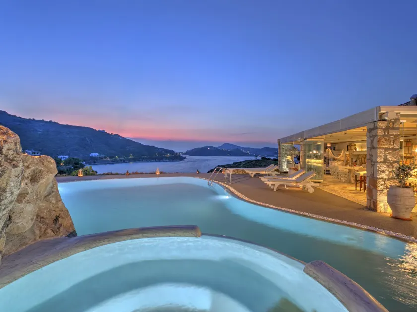 Eirini Luxury Hotel Villas - Image 1