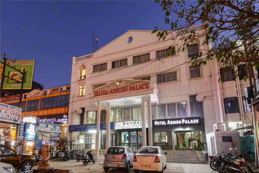 Hotel Ashish Palace - Image 1