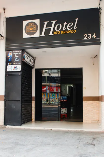 Hotel Rio Branco - Melhor Opção Perto da 25 de Março, Santa Ifigênia e Metrô República - Image 1