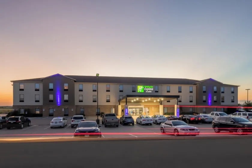 Holiday Inn Express & Suites N Waco Area - West by IHG - Image 1