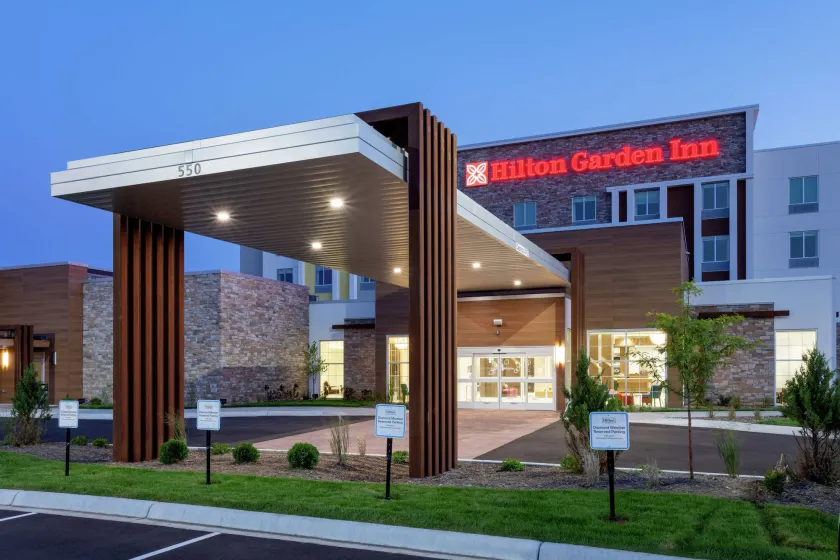 Hilton Garden Inn St. Cloud - Image 1