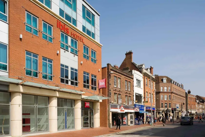 ibis Reading Centre - Image 1