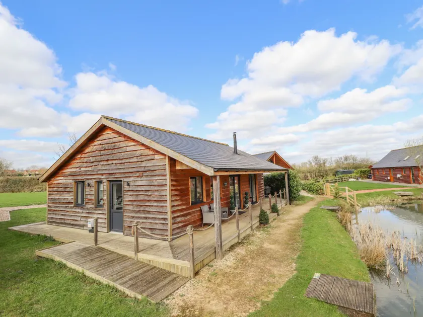 Lily-pad Lodge - Image 1
