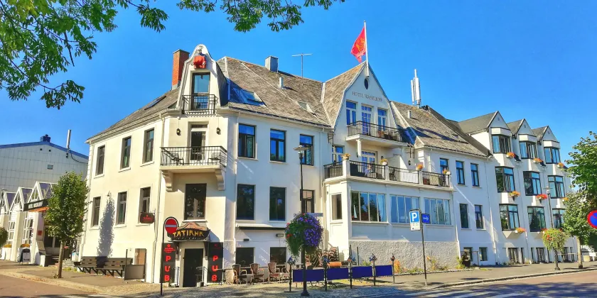 Hotel Wassilioff - Unike Hoteller - Image 1