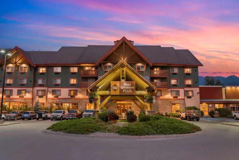 Best Western Plus Fernie Mountain Lodge - Image 1