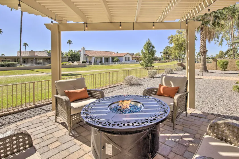 Stunning Sun Lakes Home w/ Beautiful Lake Views! - Image 1