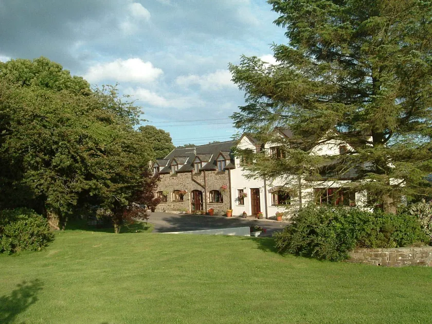 Langdon Farm Guest House - Image 1