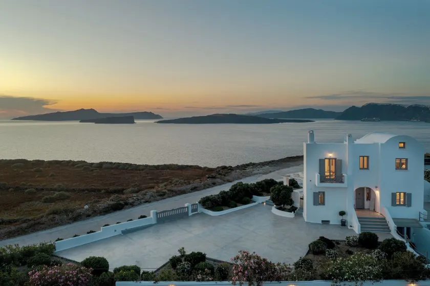 Hemera Holiday Home villa on Santorini - Image 1