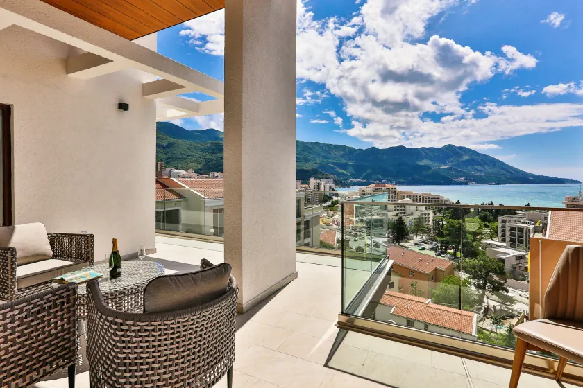 Hotel Lusso Mare by Aycon - Image 1