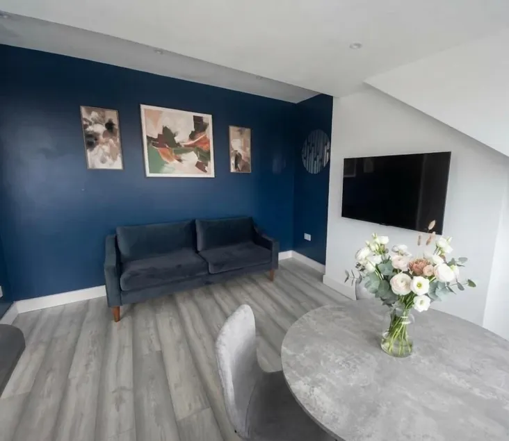 Brigstock Luxe Stay Modern 2-Bed Apartment - Image 1