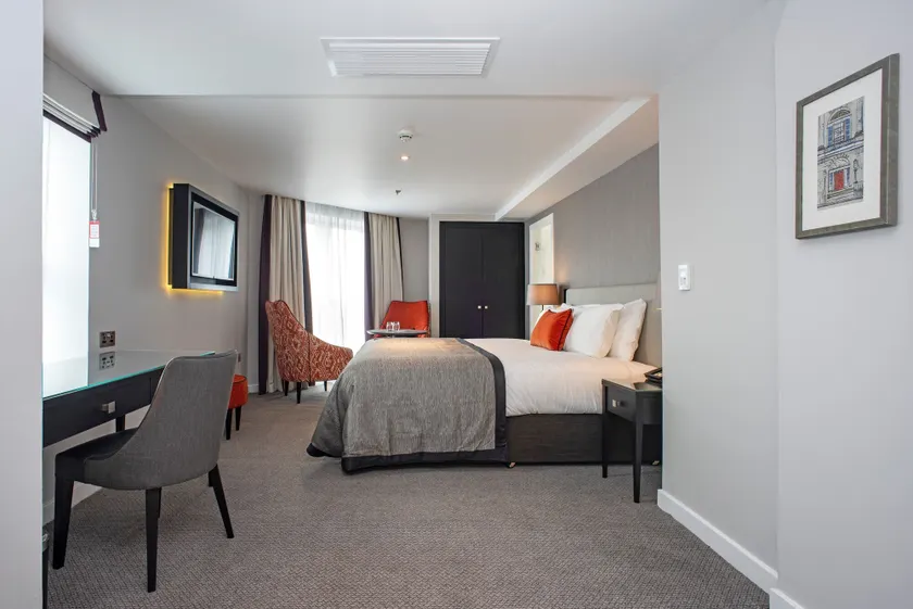 Ten Hill Place - Image 1