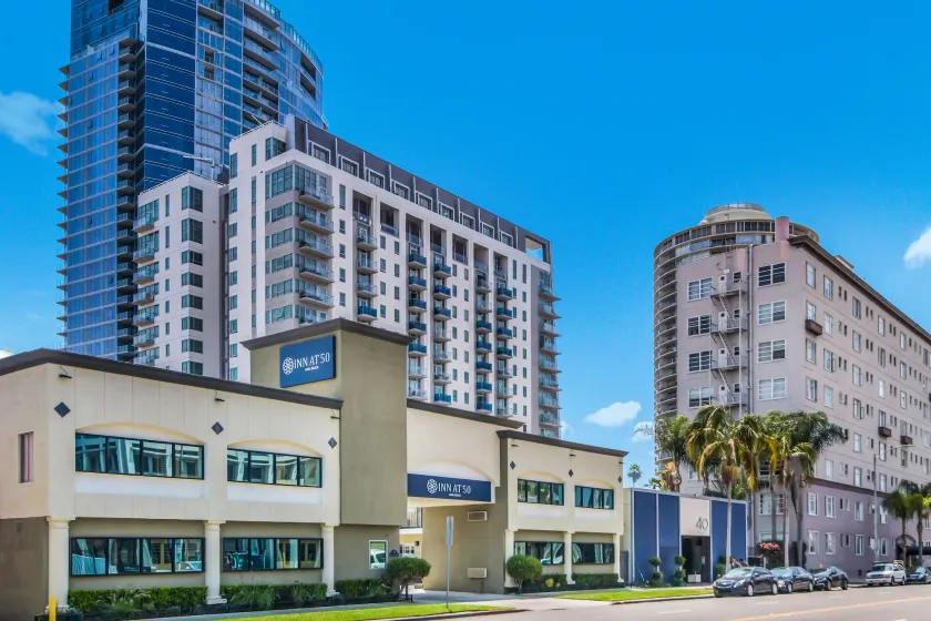 Inn at 50 Long Beach Convention Center - Image 1
