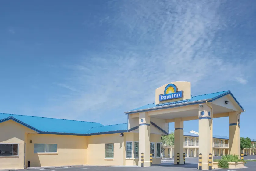 Days Inn by Wyndham Deming - Image 1