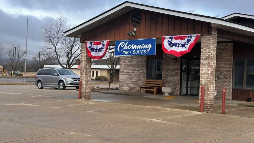 Chesaning Inn & Suites  - Image 1