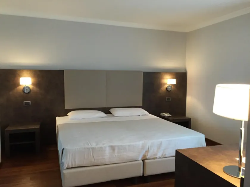 Jet Hotel - Image 1