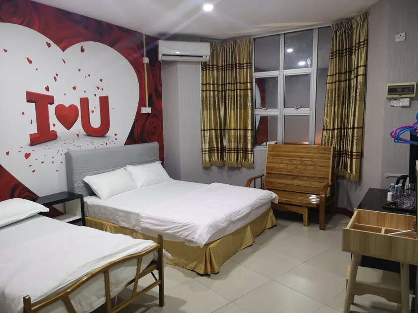 Home Inn Hotel - Image 1