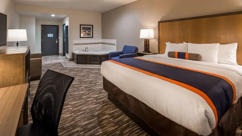 Best Western Plus Ardmore Inn & Suites - Image 1