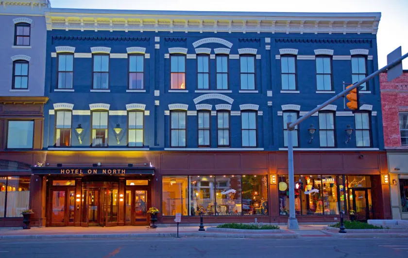 Hotel on North - Image 1