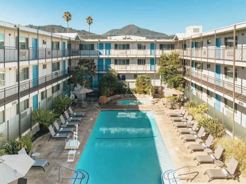 Marin Suites Hotel - Image 1