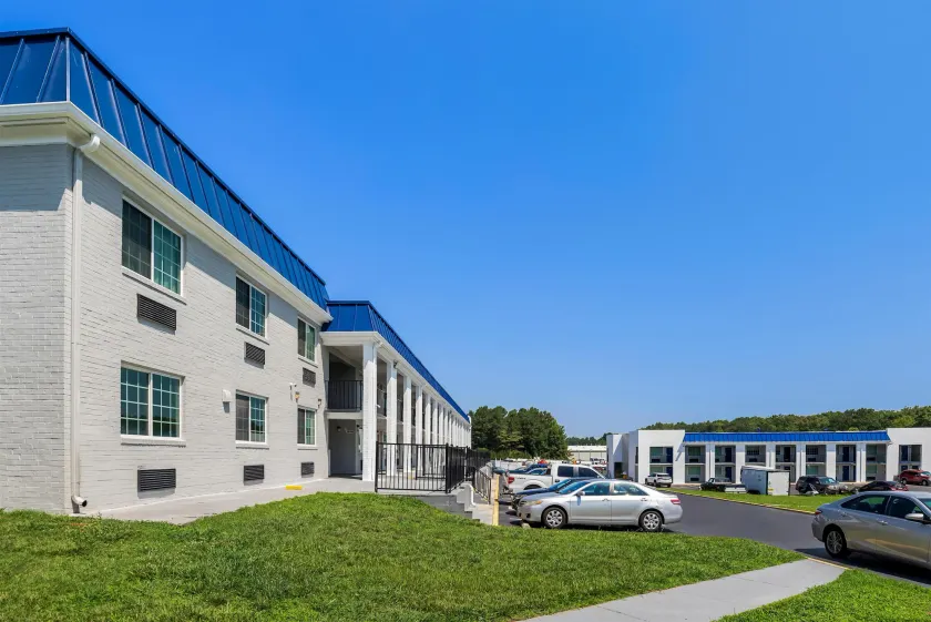 Americas Best Value Inn Richmond South - Image 1